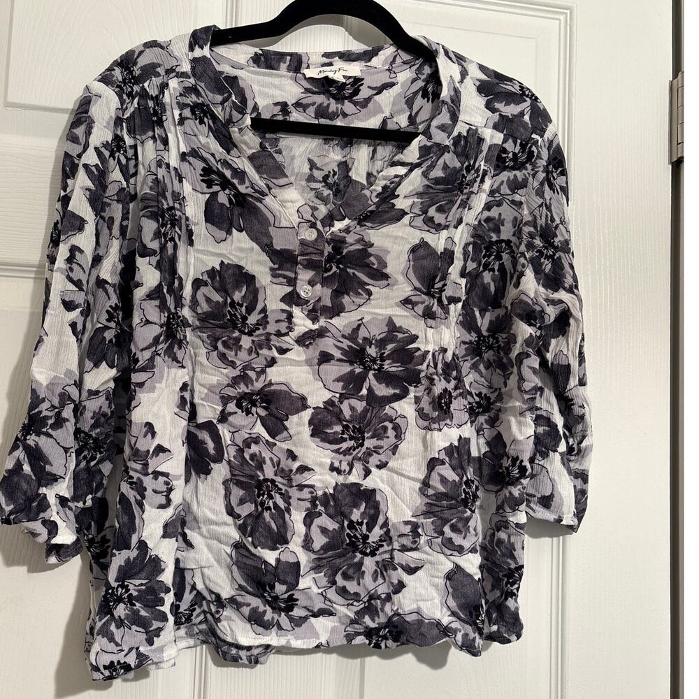Monday Fun, Rayon Blouse,  Three-quarter sleeve . 1x Petite Plus